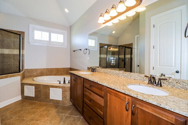 Building Photo - 155 Acadis Cir