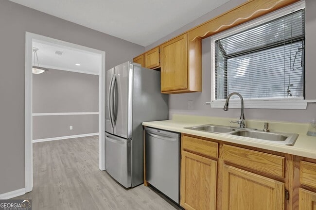 Building Photo - 255 Triple Oaks Dr