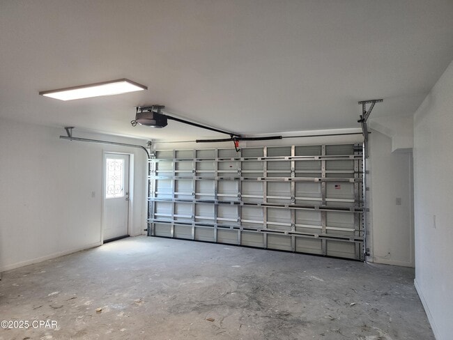 Building Photo - 300 Penny Ct