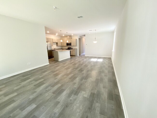 Building Photo - Four Bedroom Home in The Lakes at New Rive...