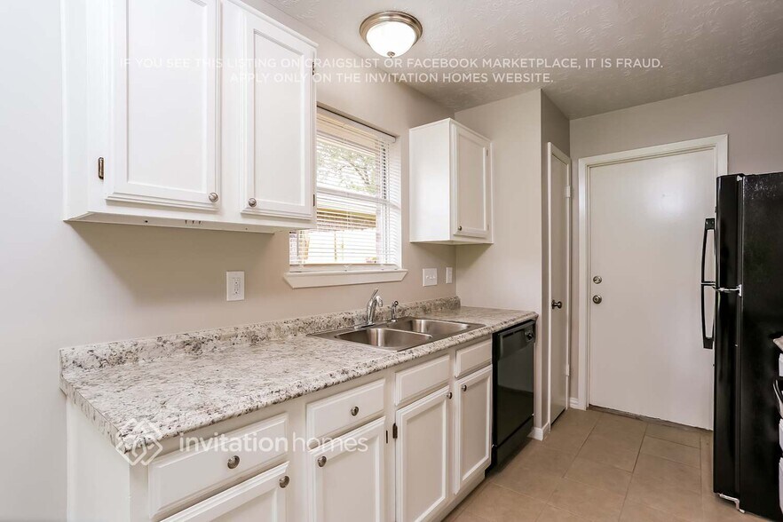 Building Photo - 2609 Jeb Stuart Dr