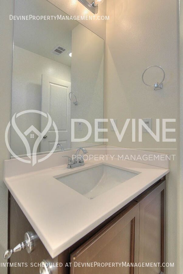 Building Photo - 1470 Black Diamond