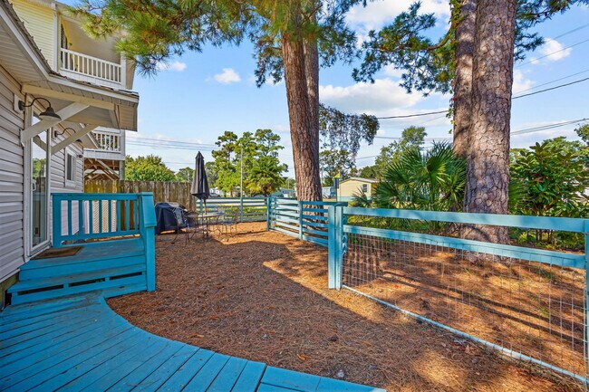 Building Photo - 347 Seabreeze Dr