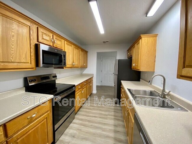 Building Photo - 766 N 2720 E