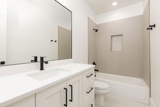 Building Photo - Brand New 6 Bed 4 Bath Rental with pool Near Sand Hollow!