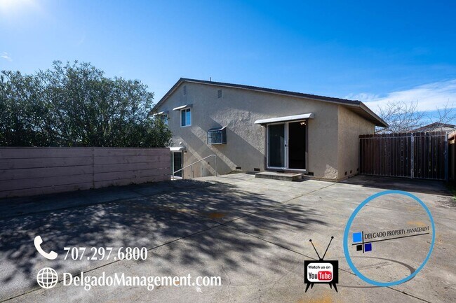 Building Photo - Large beautiful home