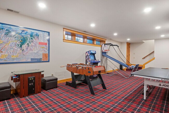 Building Photo - 20 Yellow Birch Cir