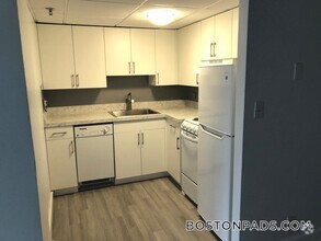 Building Photo - 475 Commonwealth Ave