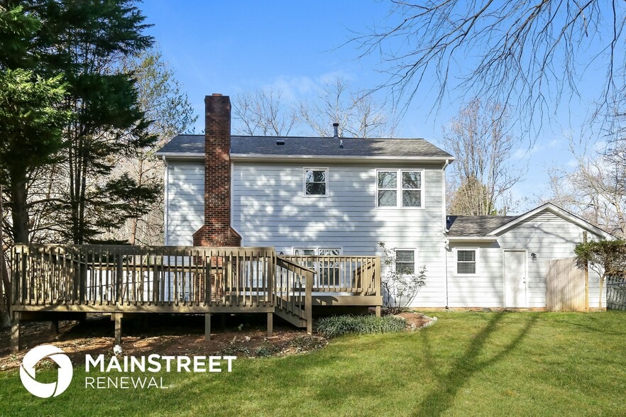 Building Photo - 6805 River Hills Dr