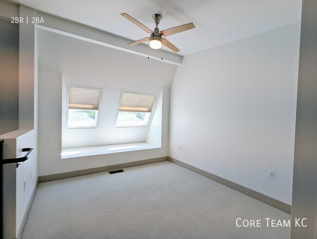 Building Photo - 2455 Troost Ave