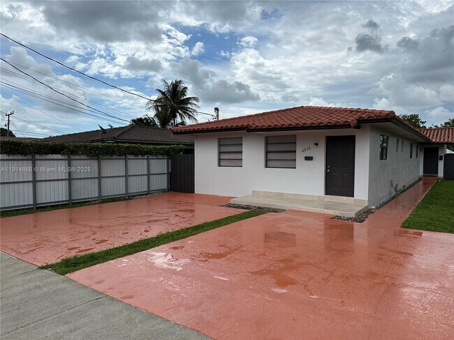 Primary Photo - 6936 SW 22nd St