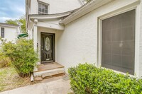 Building Photo - 404 Monticello Dr
