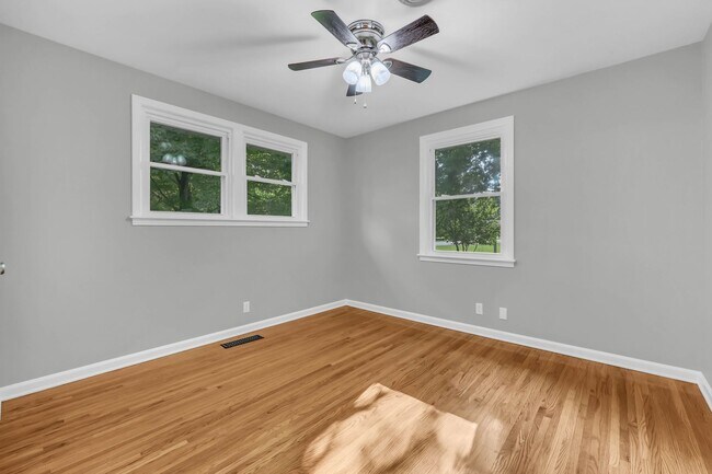 Building Photo - 613 Channell Dr