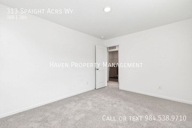 Building Photo - 313 Spaight Acrs Wy