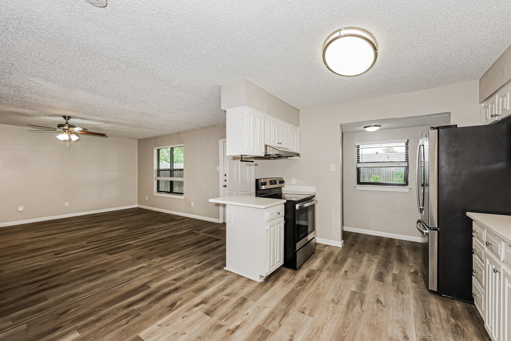 Building Photo - 933 Lemontree Dr