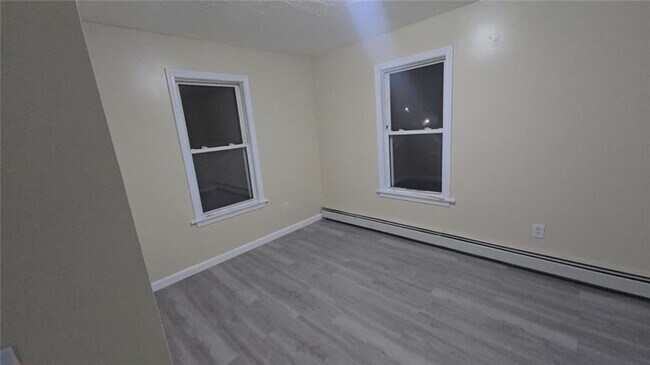 Building Photo - 494 Wood Ave