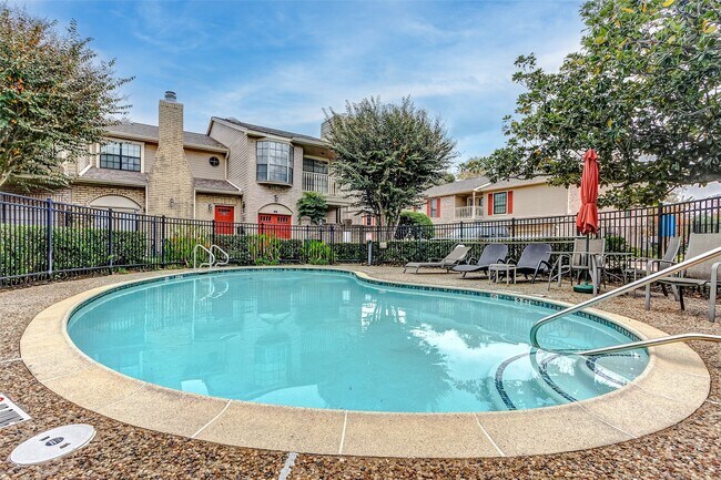 Building Photo - 7350 Kirby Dr
