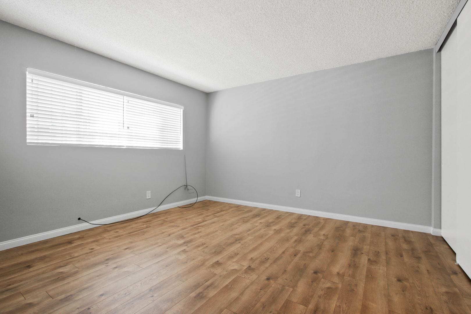 Building Photo - 3625 Mentone Ave