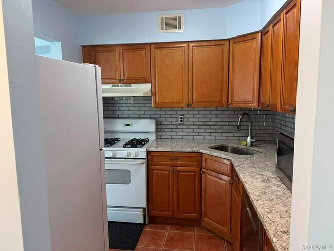 Building Photo - 161 Fairview Cir