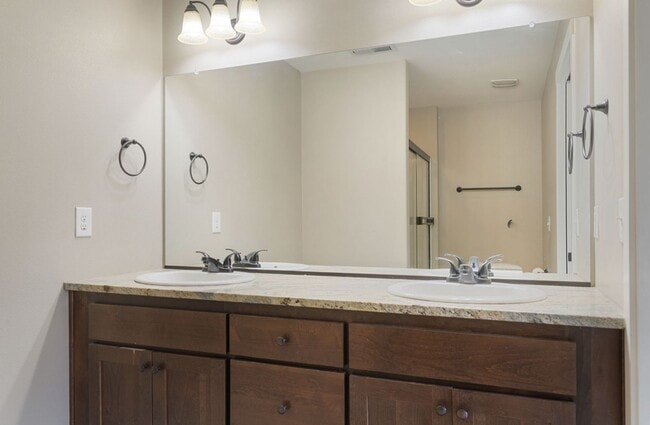 Building Photo - Woodridge - 2617A &amp; B