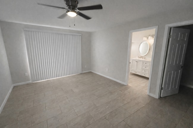 Building Photo - 71503 Sunflower Dr