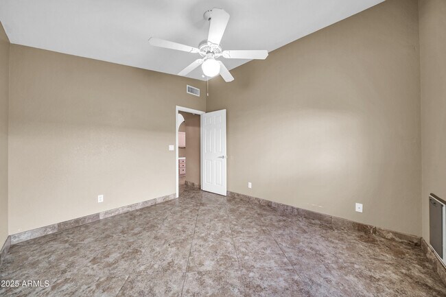 Building Photo - 5639 E Aire Libre Ave