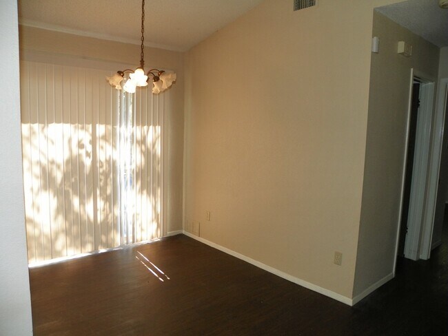 Building Photo - 9706 Eastwend Dr
