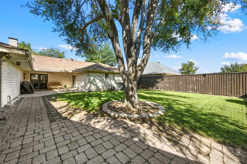 Building Photo - 428 Park Bend Dr