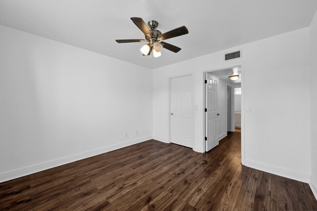 Building Photo - 1/1 in Fort Myers- Unfurnished Annual