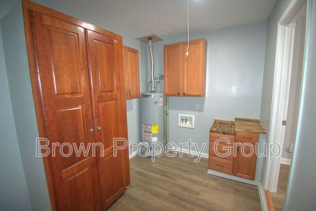 Building Photo - 4723 Dominion Rd