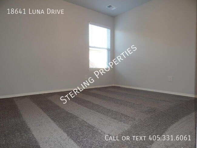 Building Photo - 18641 Luna Dr