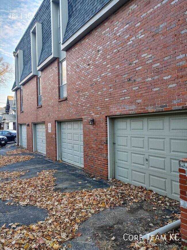 Building Photo - 3927 Clark Ave