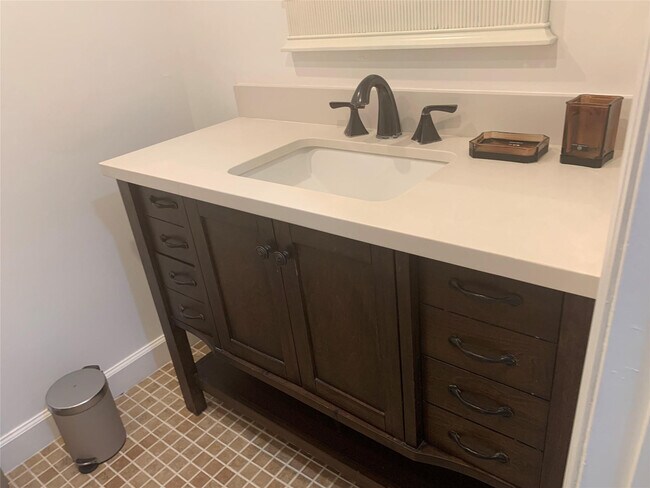 Building Photo - 2940 N Course Dr