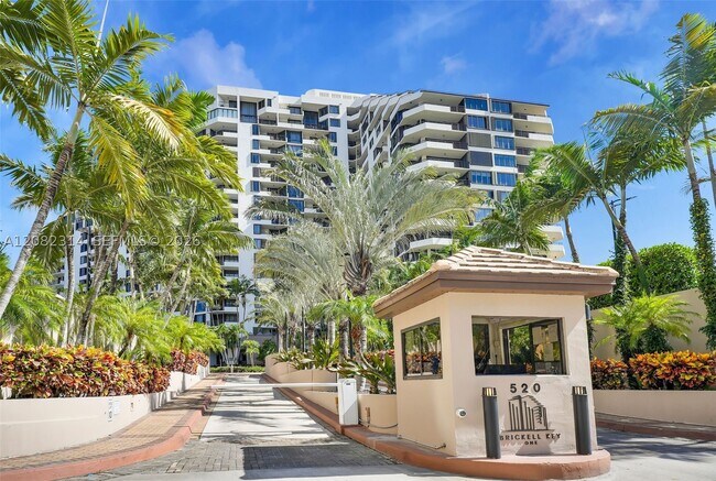 Building Photo - 520 Brickell Key Dr