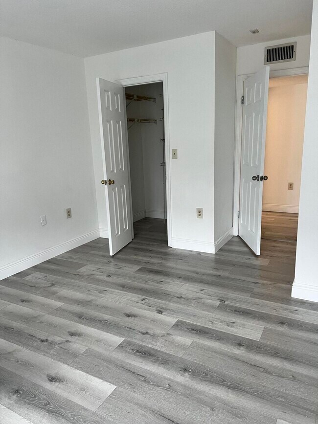 Building Photo - 2307 N Congress Ave
