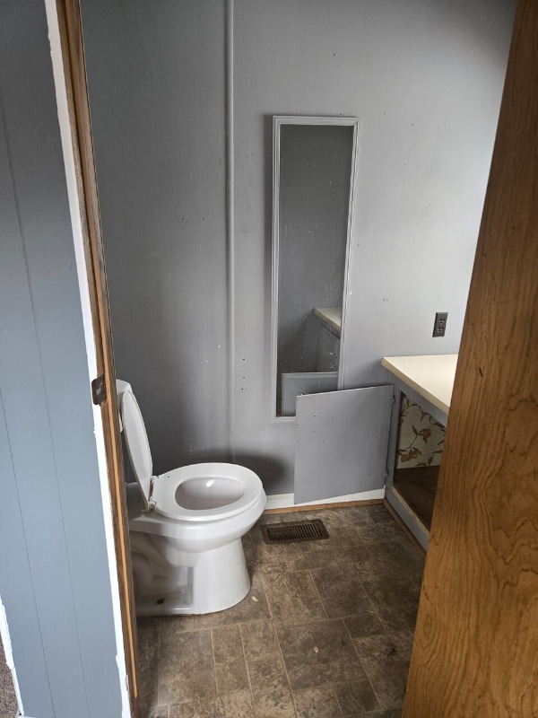 Building Photo - 1075 Sweeten Creek Rd