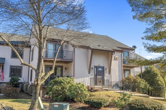 Building Photo - 13228 Dell Pl