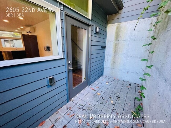 Building Photo - 2605 22nd Ave W