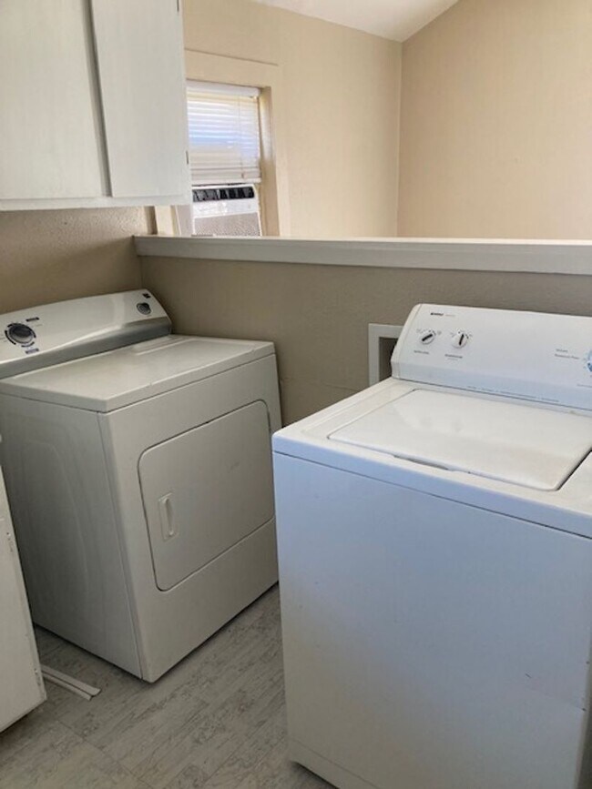 Building Photo - Cute 1 bed/1 bath