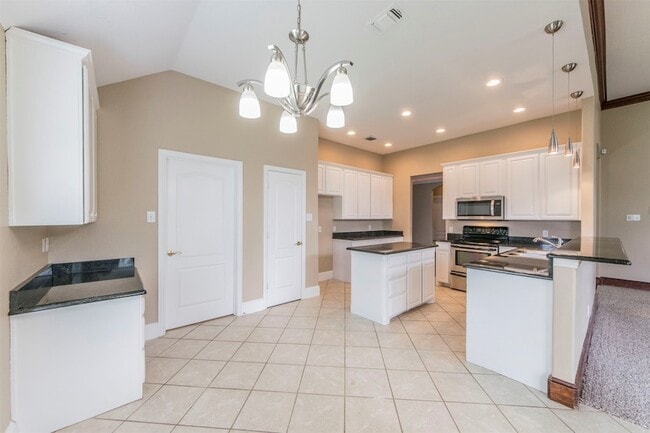 Building Photo - 5212 Estrella Ln