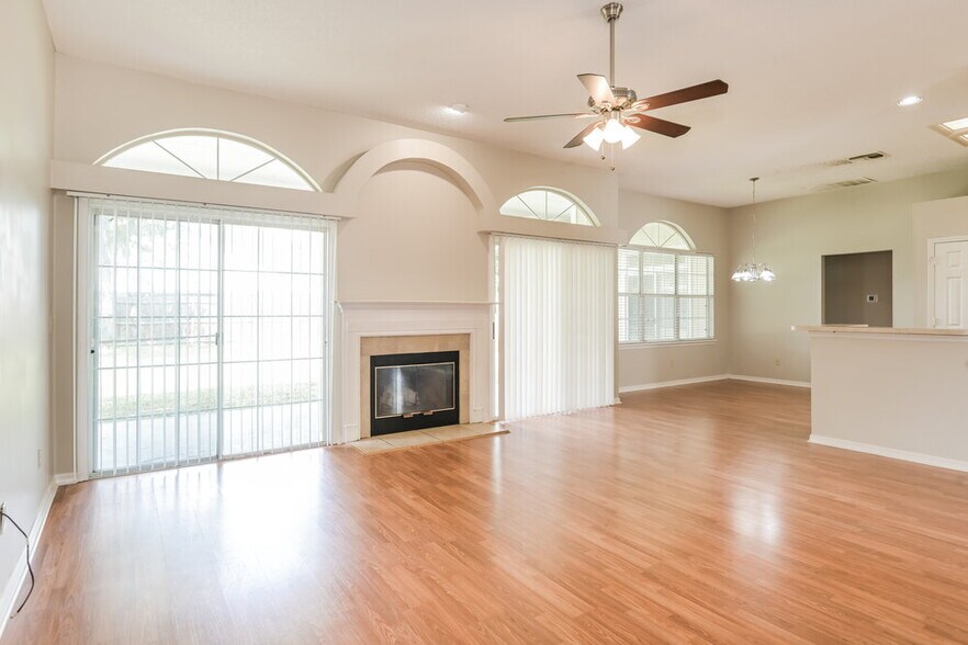 Building Photo - 9157 Camshire Dr