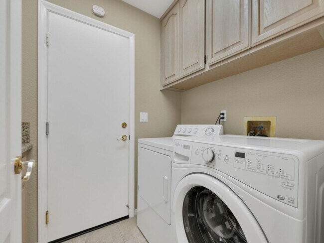 Building Photo - Spacious Newbury Park Rental | Grand Entry, Bonus Room & Covered Patio