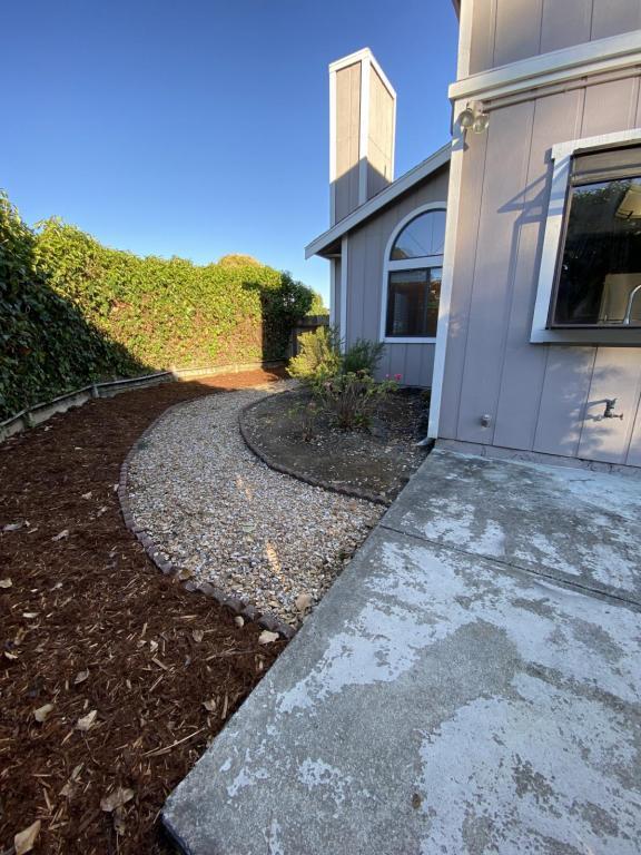 Building Photo - 555 Lighthouse Dr