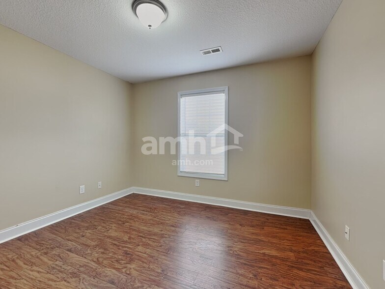 Building Photo - 4712 Dawn Oaks Ln