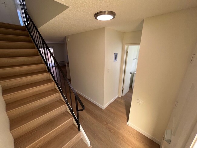 Interior Photo - Townhome 2 bed 1.5 Bath in Anaheim