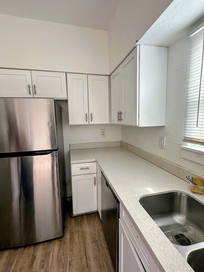 Building Photo - 12400 Brookglade Cir