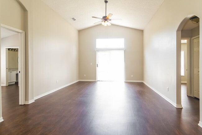 Building Photo - 4056 Forest Island Dr