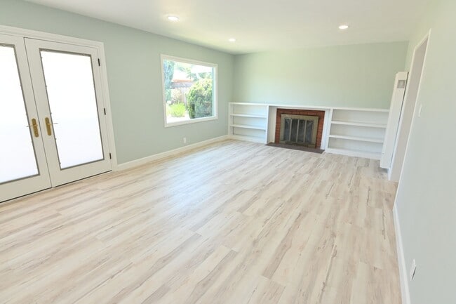 Building Photo - 116 Pleasant Ridge Ave