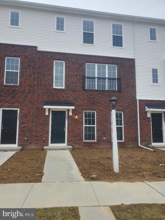 Building Photo - 3094 Egreton Rd