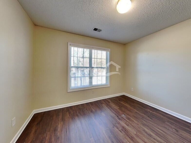 Building Photo - 3951 Saint George Ter SW